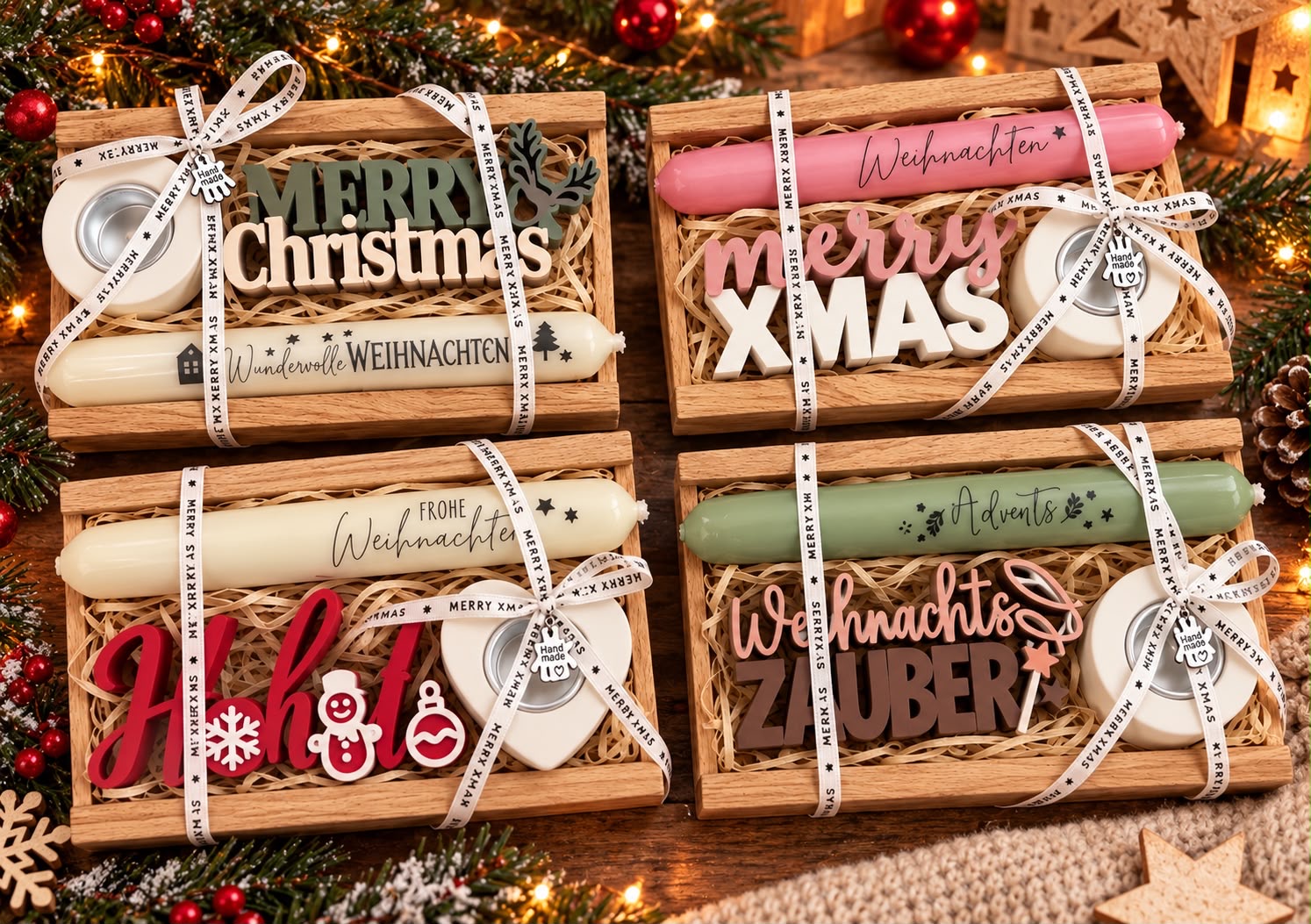 Vier Holz-Geschenkboxen mit Stabkerze, Teelichthalter und Schriftzügen wie 'Merry Christmas' und 'Hohoho'